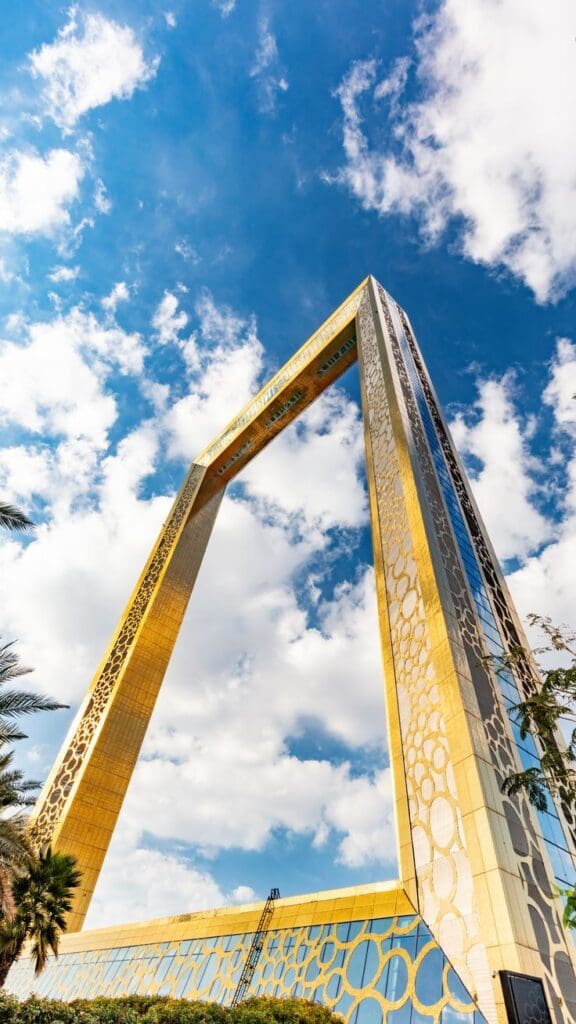 Dubai-frame